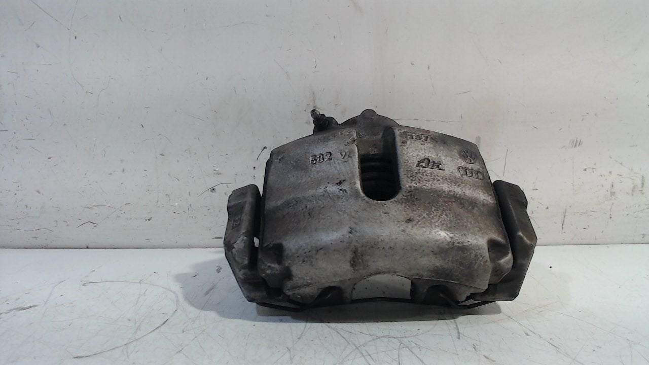 Remklauw rechts voor Volkswagen Golf, Onderdelen@venauto.nl, Van der Ven Autorecycling B.V., Ettenseweg 76, 4706 PB Roosendaal, The Netherlands