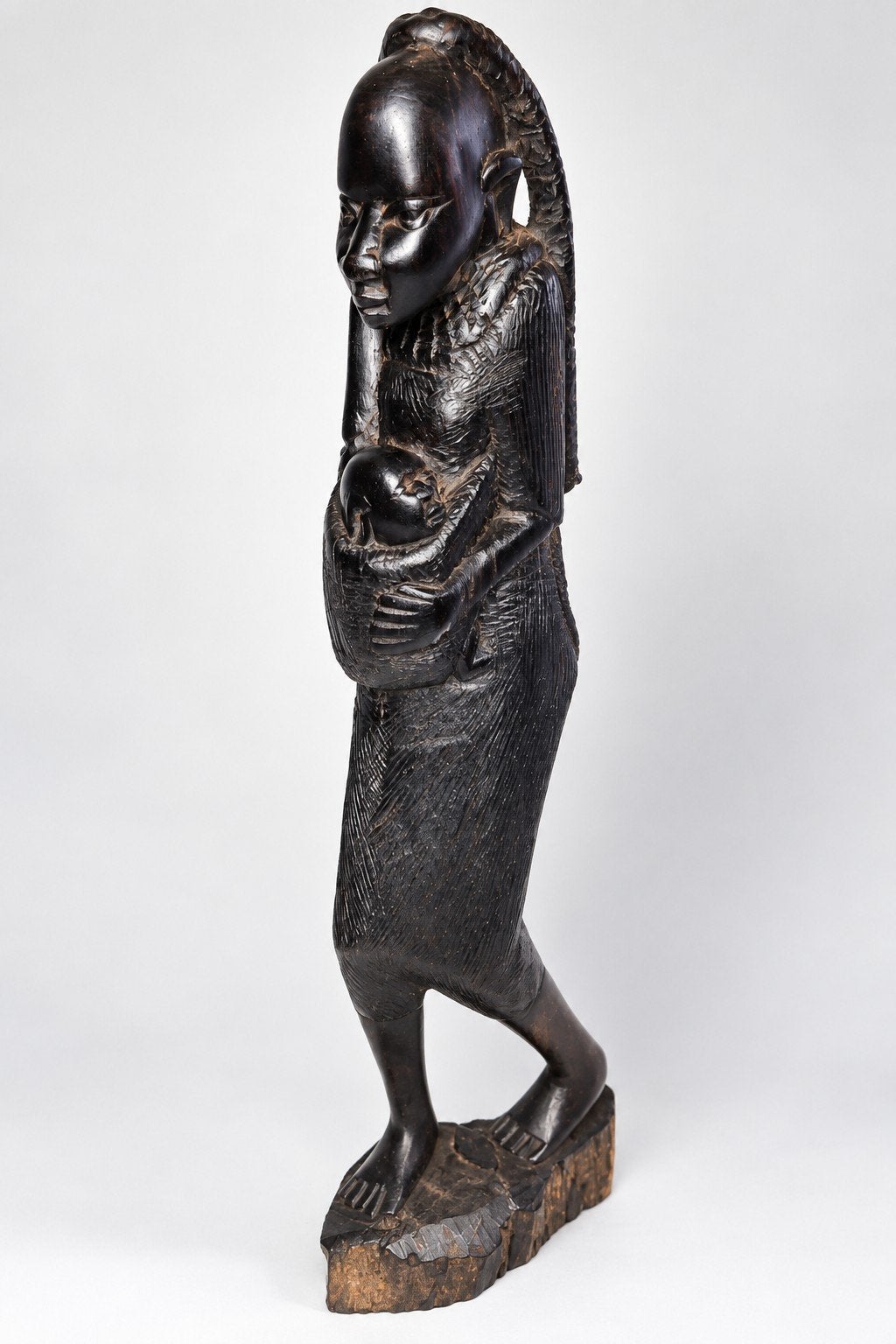 Afrikaanse houten sculptuur moeder met kind handgesneden 40, Antiek en Kunst, Ophalen of Verzenden, Handgemaakt, Beeld, Hout