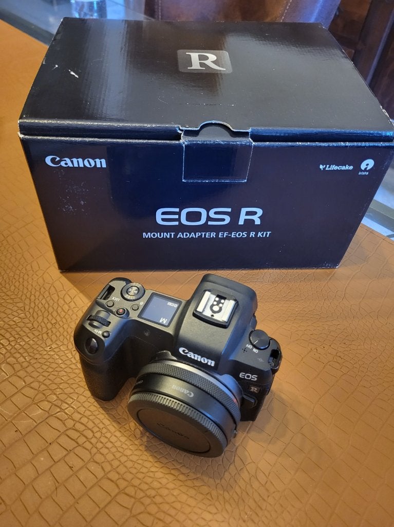 Canon EOS R + Sigma 35mm Art, 30 mégapixels, Câble USB, Bluetooth, Canon