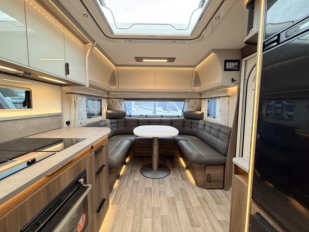 Kabe Imperial 630 TDL E2, Rondzit, 7 tot 8 meter, Bedrijf, Kabe