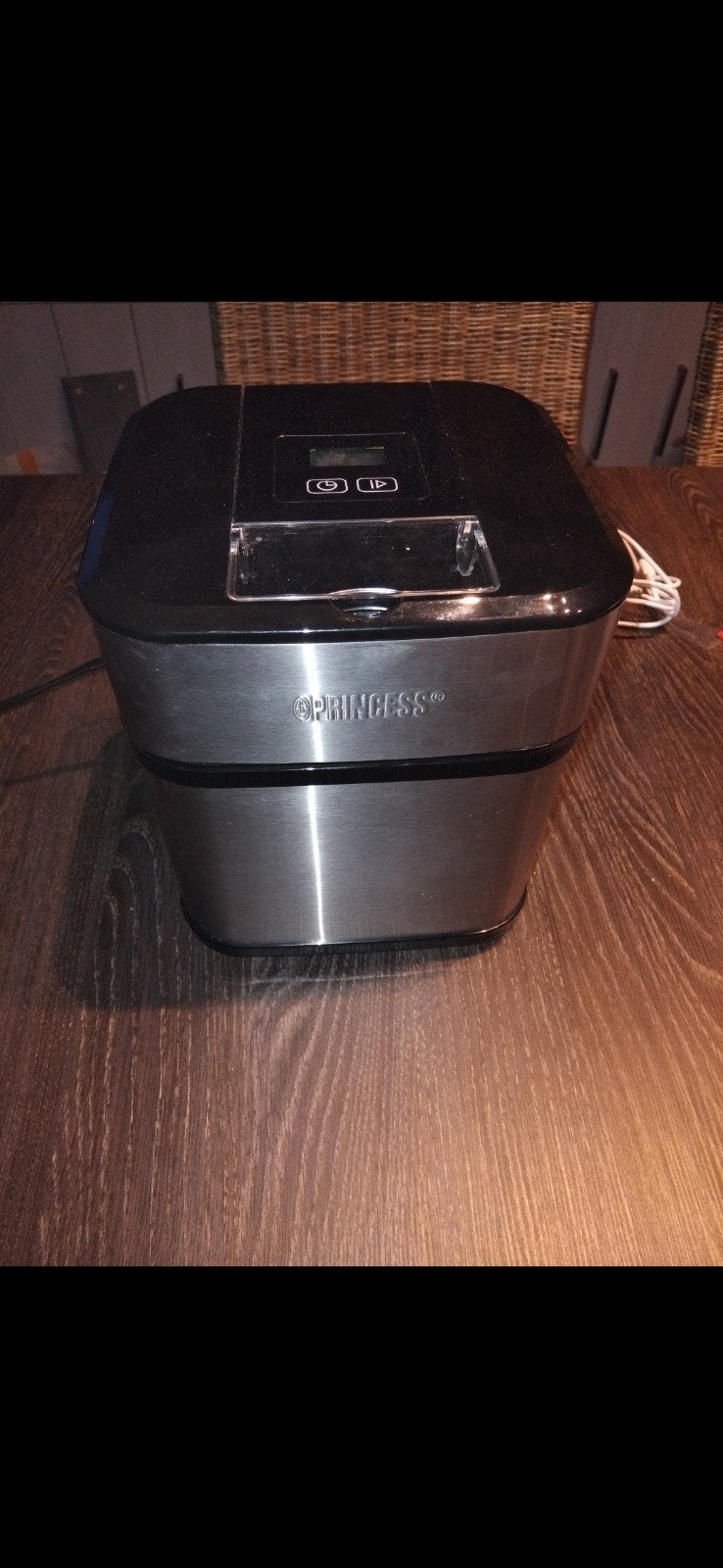 roomijsmaker Princess., Ophalen