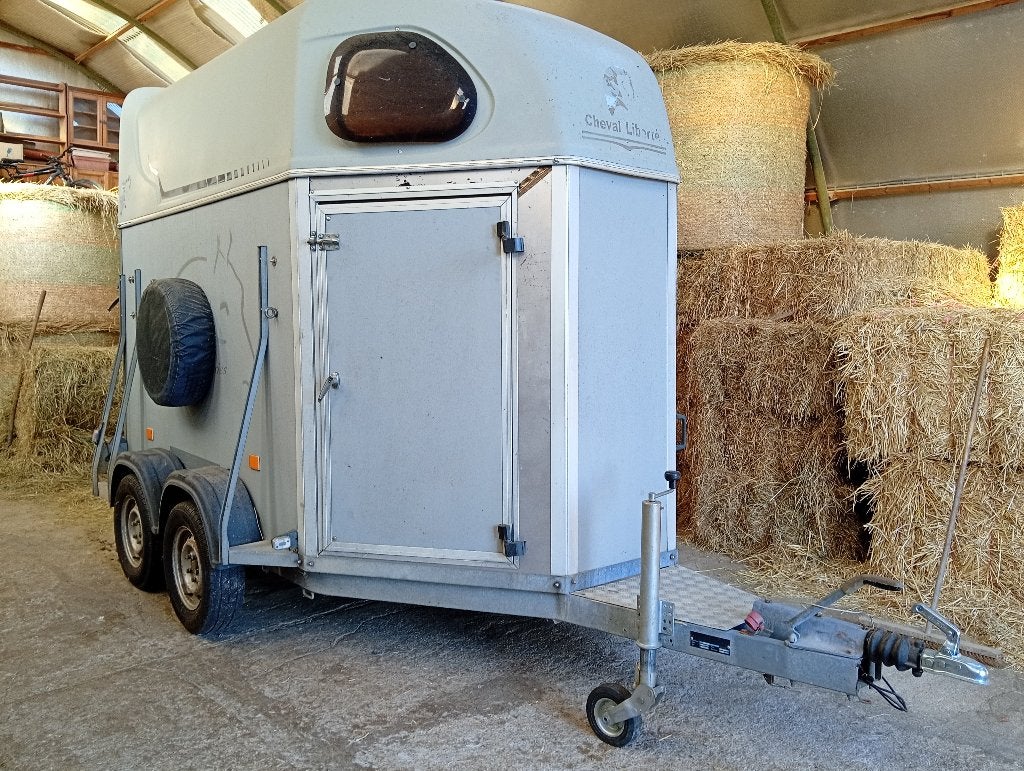 Van chevaux, Animaux & Accessoires, Enlèvement, Utilisé, Remorque 2 chevaux