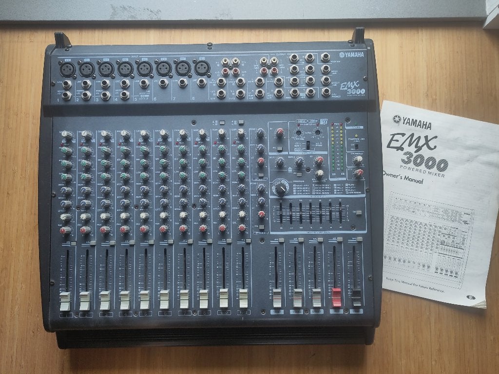 Yamaha emx3000, Muziek en Instrumenten, Ophalen, Zo goed als nieuw, 10 tot 20 kanalen, Microfooningang