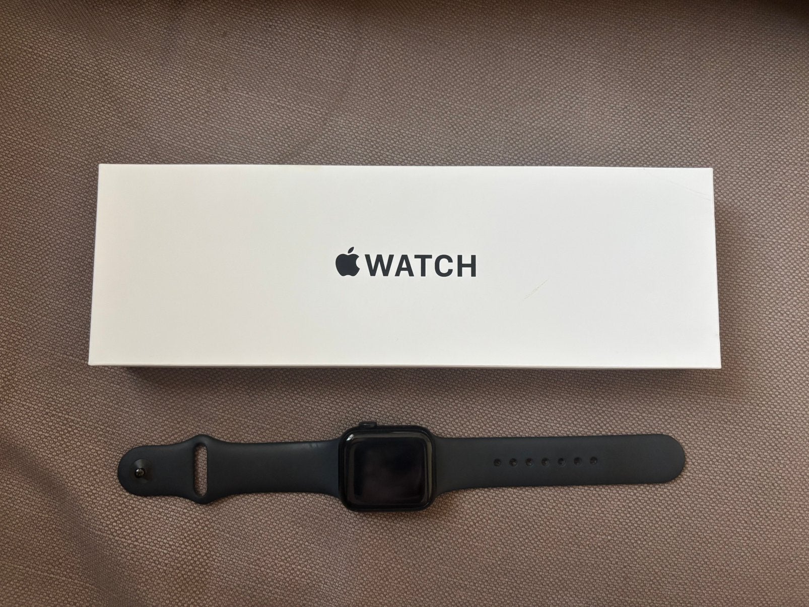 Apple Watch SE 3 — 40 mm GPS + réseau cellulaire, Étanche, Avancer d'un pas, IOS, Comme neuf