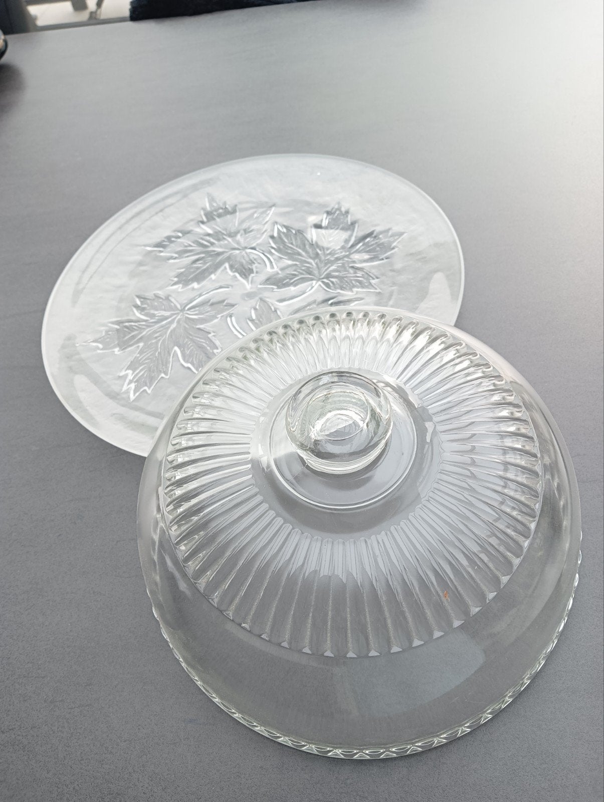 Cloche 27 cm avec plateau, Antiquités & Art, Antiquités | Verre & Cristal, Enlèvement