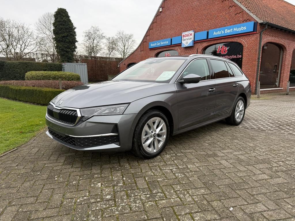 Skoda Octavia Combi Corporate 1.5 TSIe MHEV DSG - MATRIX / A, Autos, Neuf, Argent ou Gris, Achat, Entreprise