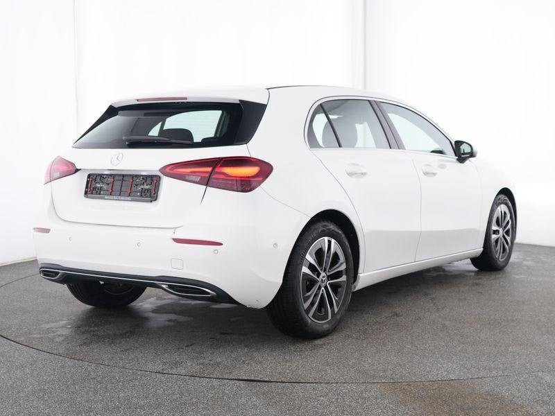 Mercedes-Benz A-Klasse 180 Hatchback Luxury Line | Smartphon, 100 kW, Achat, 1440 kg, Euro 6