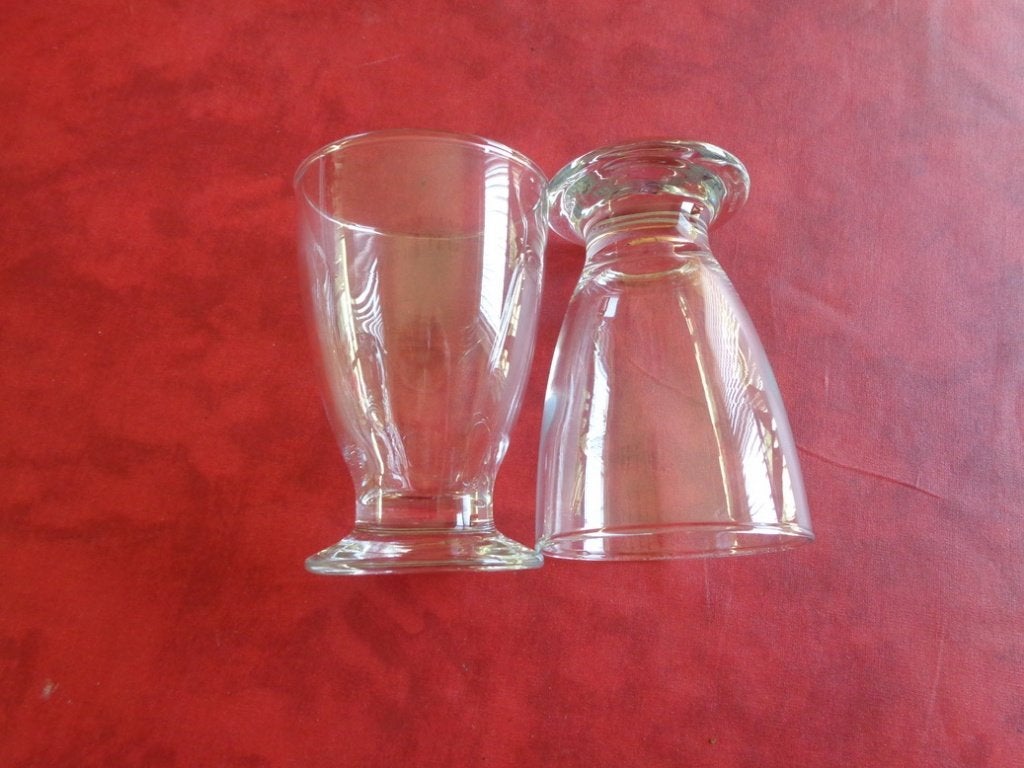Coupe à dessert ou autres en verre 4 pièces pour 1€., Maison & Meubles, Cuisine | Vaisselle, Enlèvement ou Envoi, Comme neuf, Verre
