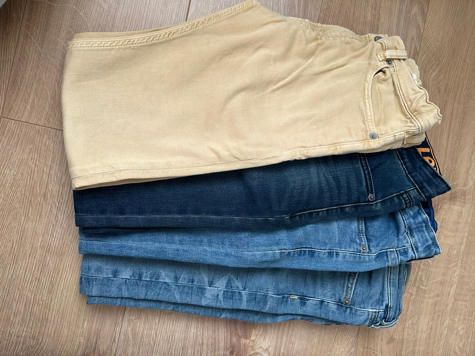 Lot de 4 jeans Diesel & Levi’s, Enfants & Bébés, Enlèvement ou Envoi, Comme neuf