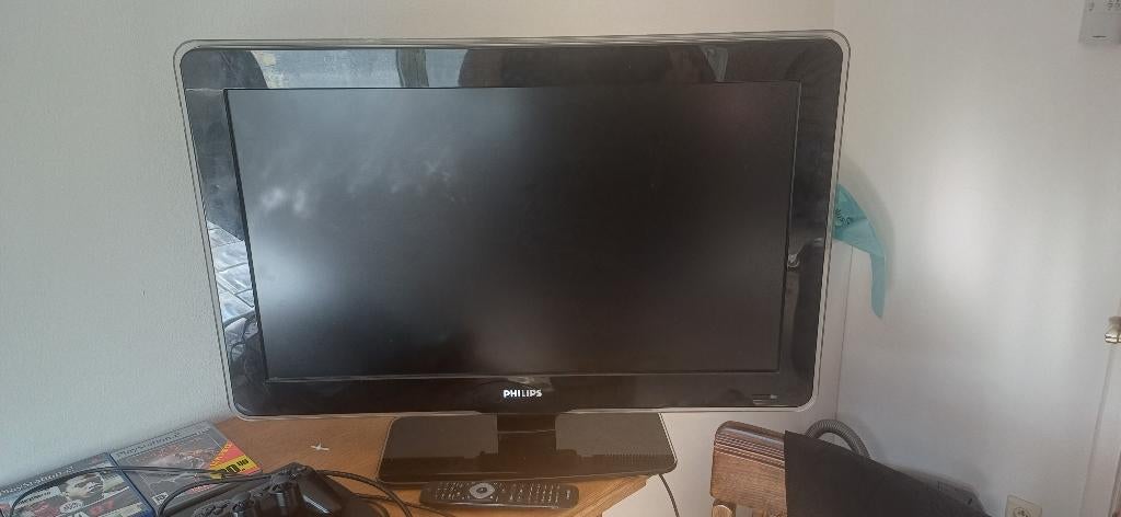TV met afstandsbediening + PS3 met games te koop, Ophalen, Gebruikt