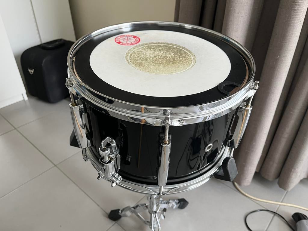 Pearl snare drum + stand + case + damper, Muziek en Instrumenten, Ophalen, Gebruikt, Pearl