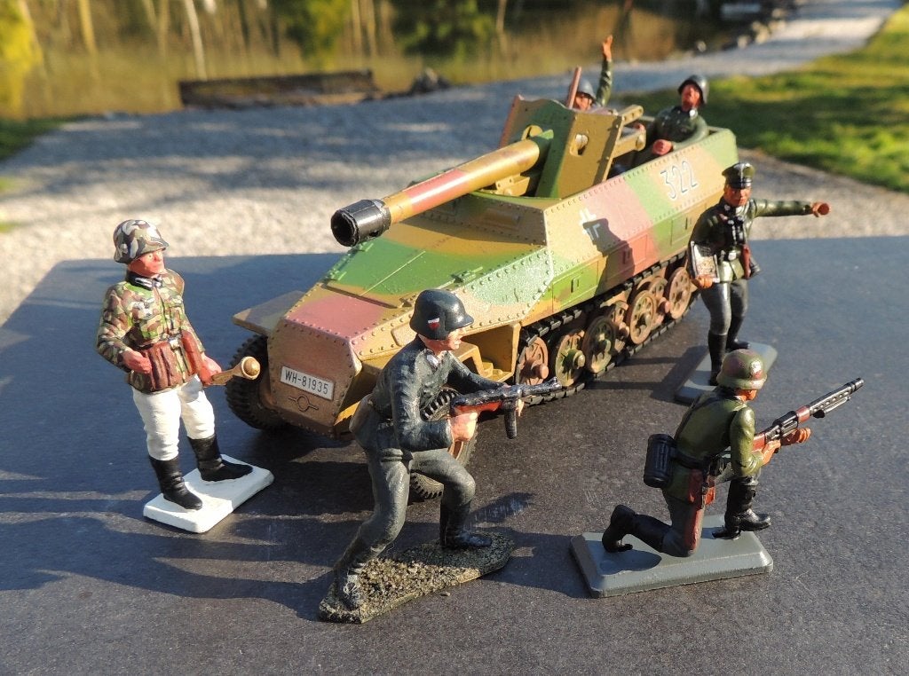 Sd.Kfz. 251 Dinky Toys + 3x Britains, 3x Starlux, Collections, Envoi, Armée de terre, Miniature ou Figurine