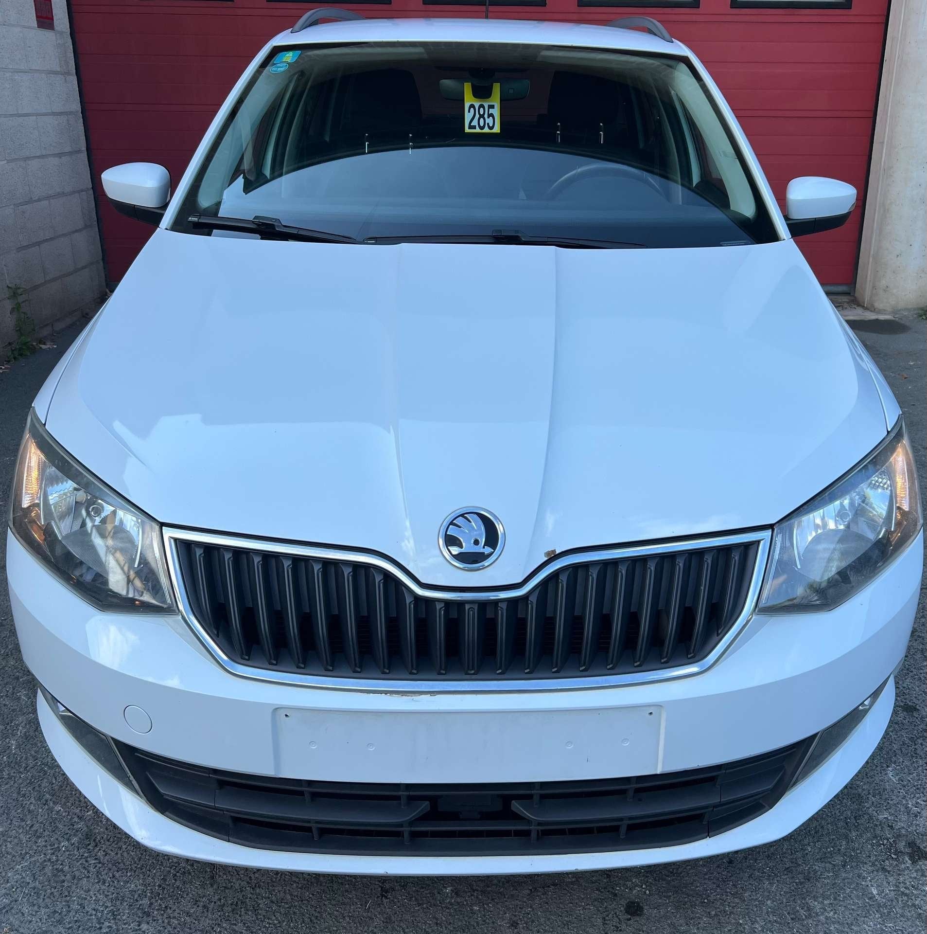 Skoda Fabia SW 1.2 TSI Active + CLIM + NAVI (bj 2016), Auto's, Gebruikt, Euro 6, 4 cilinders, Wit