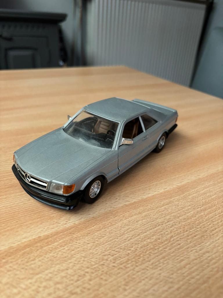 Mercedes 500, Hobby en Vrije tijd, Verzenden, Zo goed als nieuw, Auto, Burago