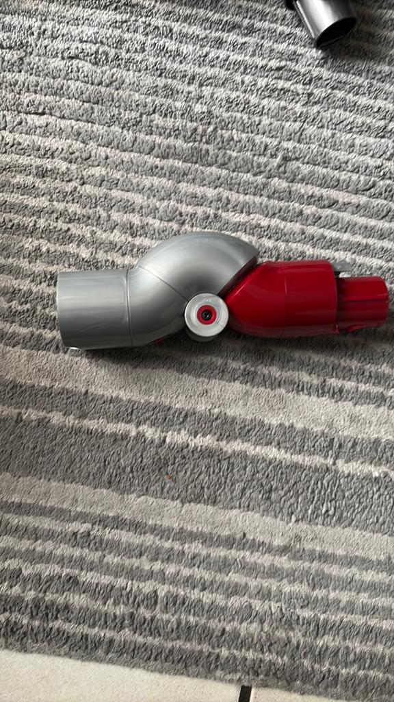 Dyson v 15, Enlèvement, Dyson