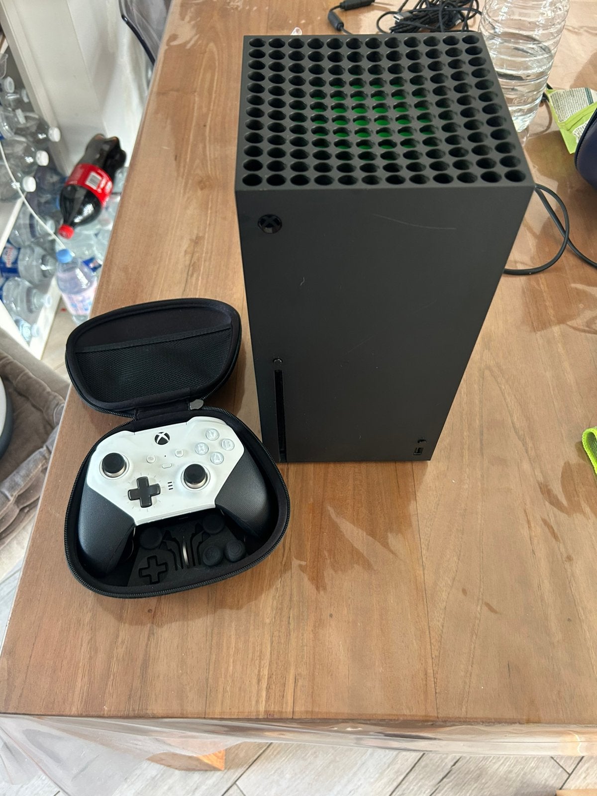Xbox Series X 1 To + Manette Elite, Consoles de jeu & Jeux vidéo, Consoles de jeu | Xbox Series X & S, Enlèvement, Comme neuf