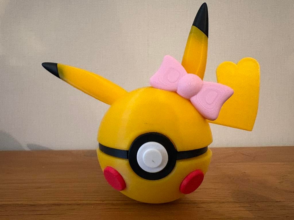 Pokemon female pikachu, Kinderen en Baby's, Speelgoed | Knuffels en Pluche, Ophalen of Verzenden, Zo goed als nieuw