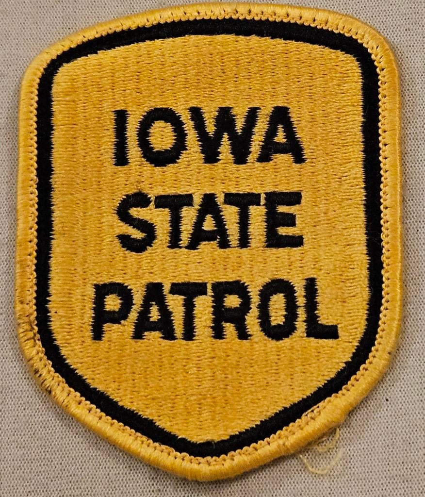 Emblème de manche de l'Iowa State Patrol
C'est une pochette, Enlèvement ou Envoi