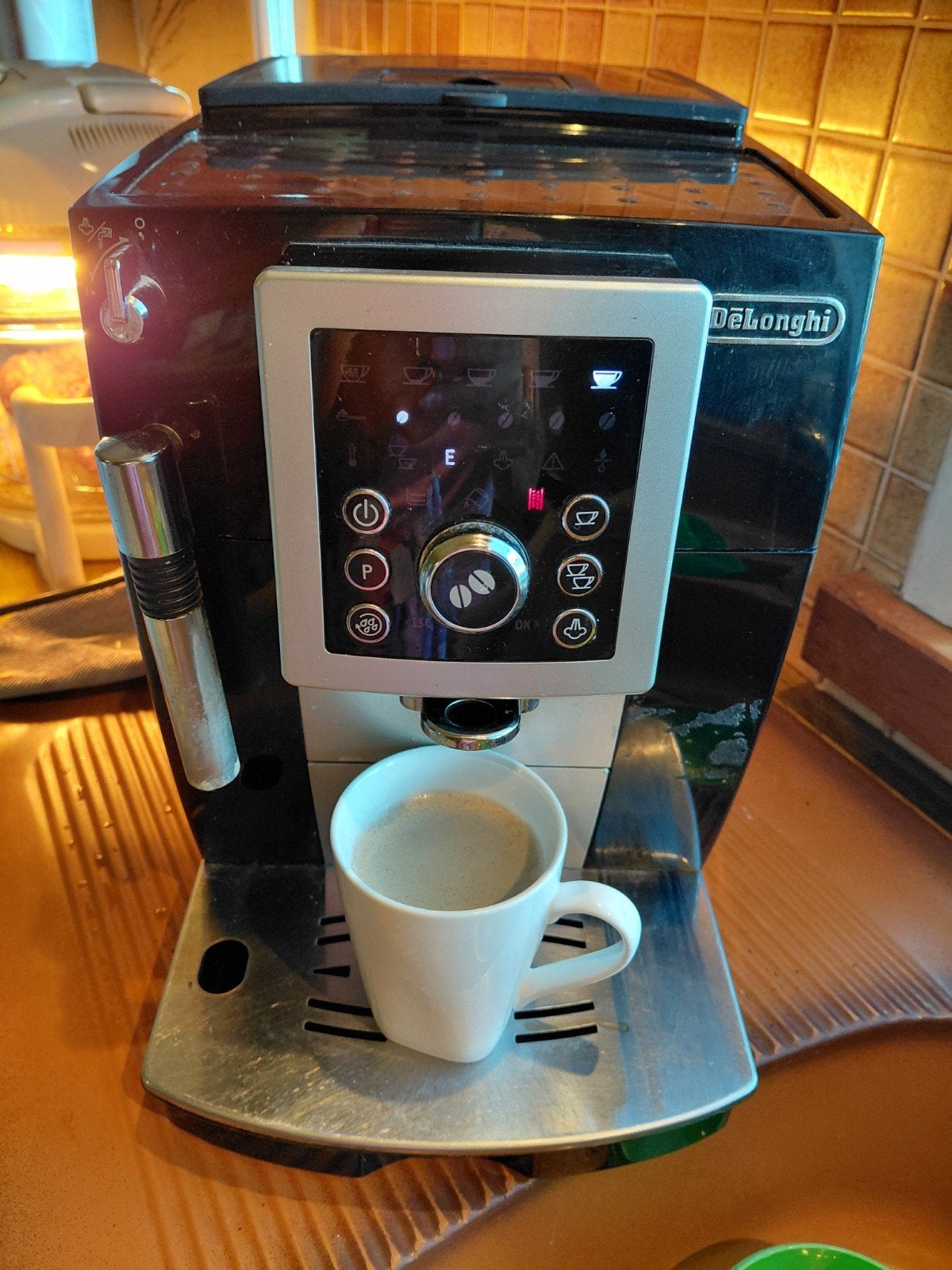 delonghi koffiemachine, Elektronische apparatuur, Koffiezetapparaten, Ophalen, Koffiemachine