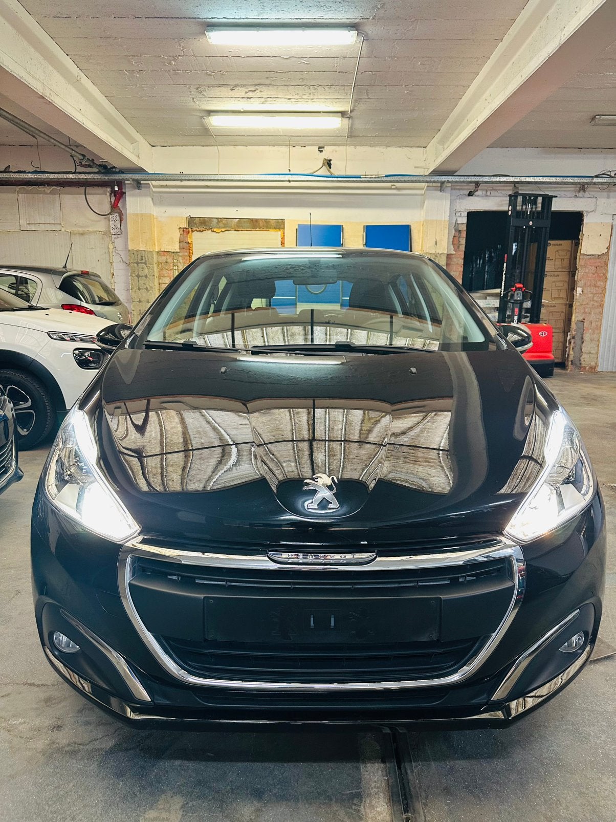 Peugeot 208 1.2i | Facelift | Excellent état, Autos, Achat, Carnet d'entretien, Noir, Essence