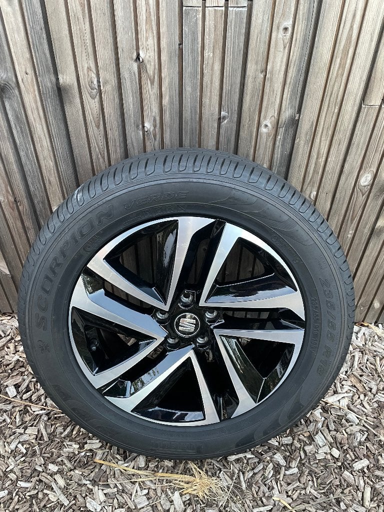 4 jantes Seat Tarraco de 18 pouces et de pneus d'été Pirelli, Neuf, Véhicule de tourisme, Pneus été, 18 pouces