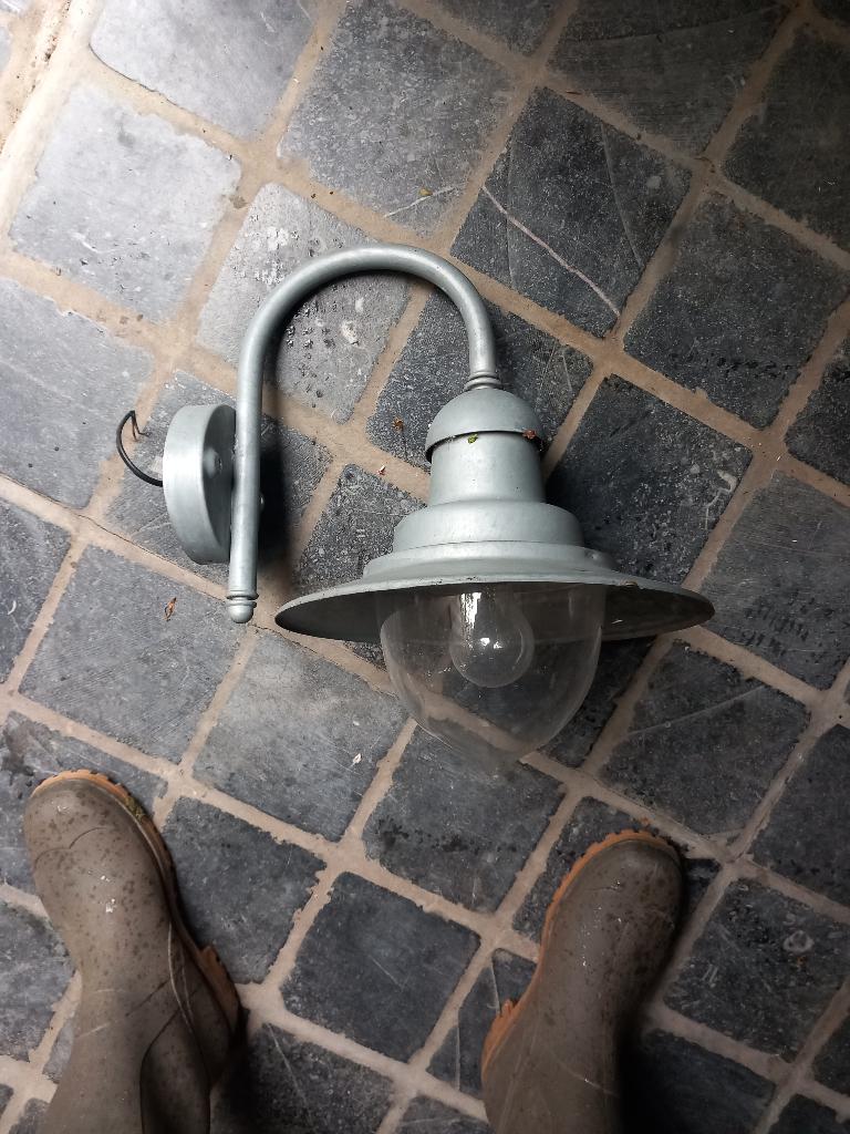 Belle lampe d'extérieur, Résistant à l'eau, 50 à 250 watts, Zinc, Enlèvement