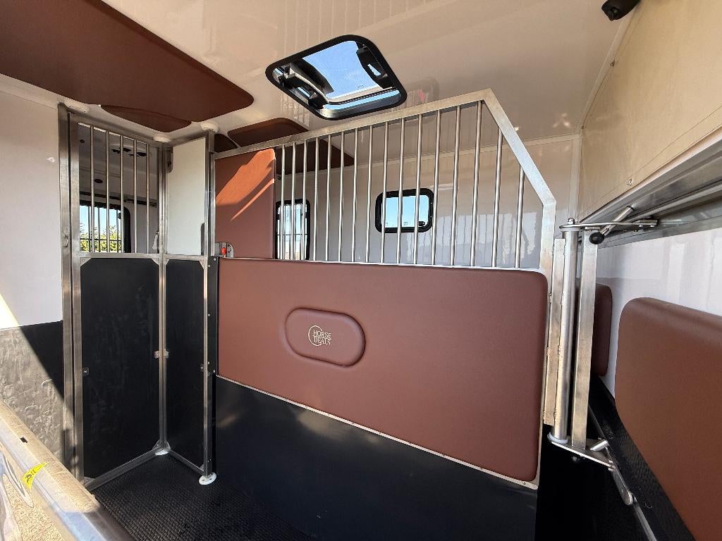 Renault | 2024 | HORSETRUCK | ATM | STALLION 3XL | 64.000KM, Enlèvement, Comme neuf, Autres matériaux, Autres types