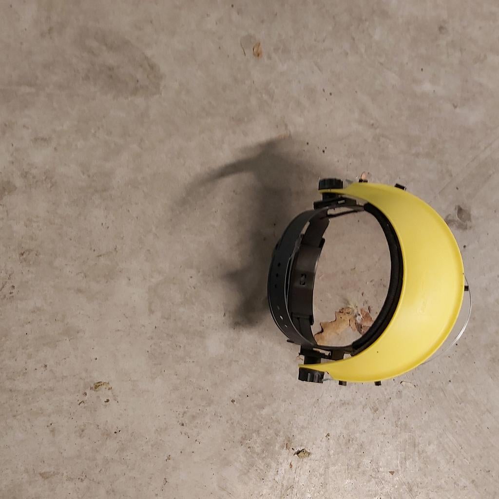 Casque  pour  travaux  tres bon état, Enlèvement