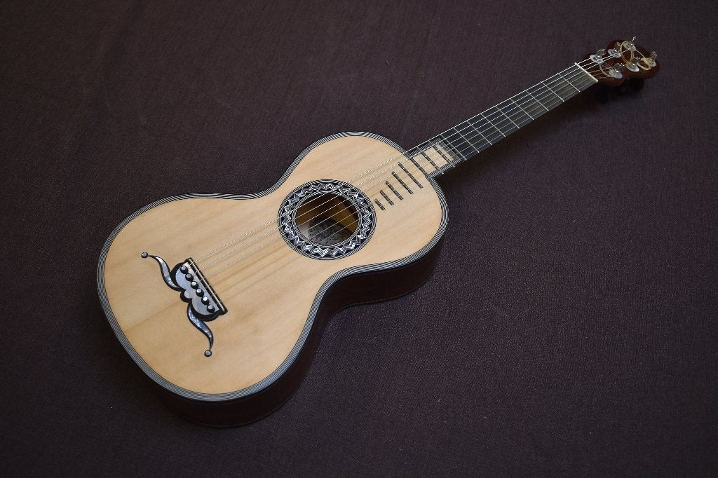 René Lacôte copy 1834 Romantic guitar, Enlèvement ou Envoi, Comme neuf, Autres types, Avec valise