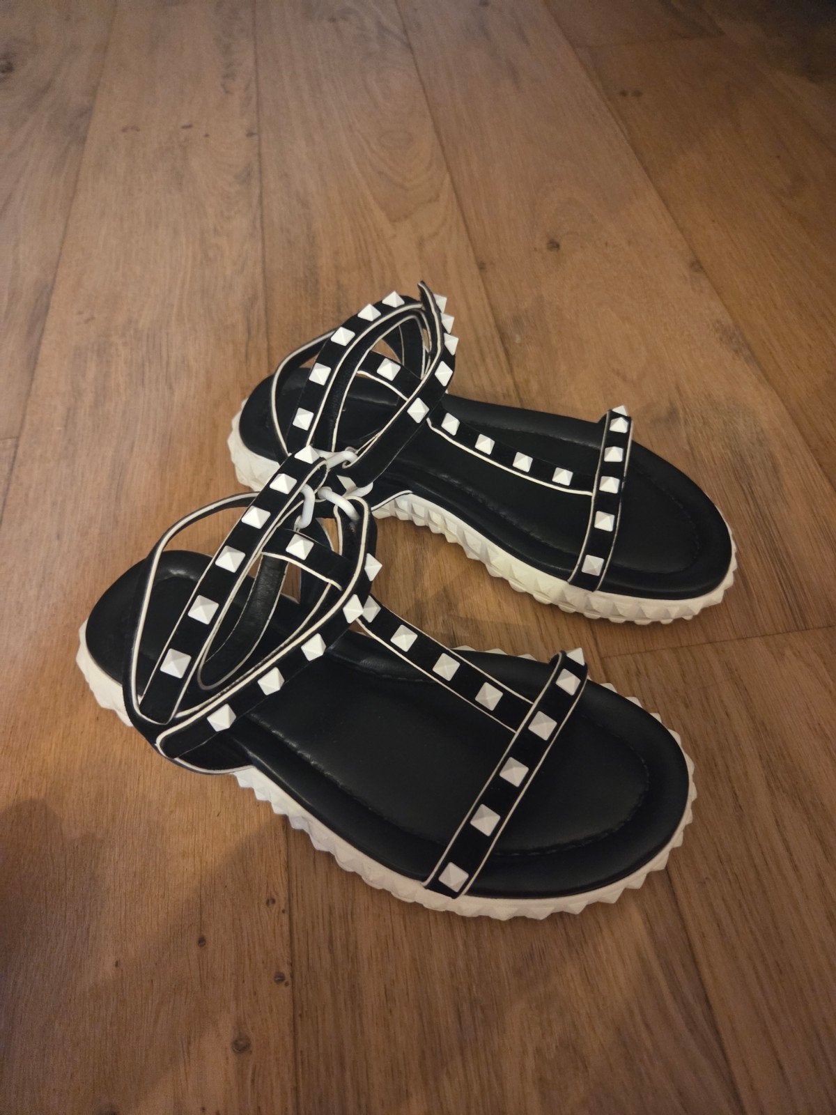 Valentino Garavani taille 37.5 original, Enlèvement ou Envoi