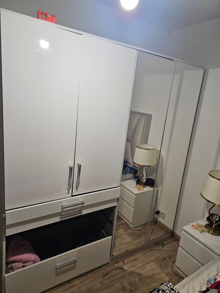 Garderobe om weg te geven