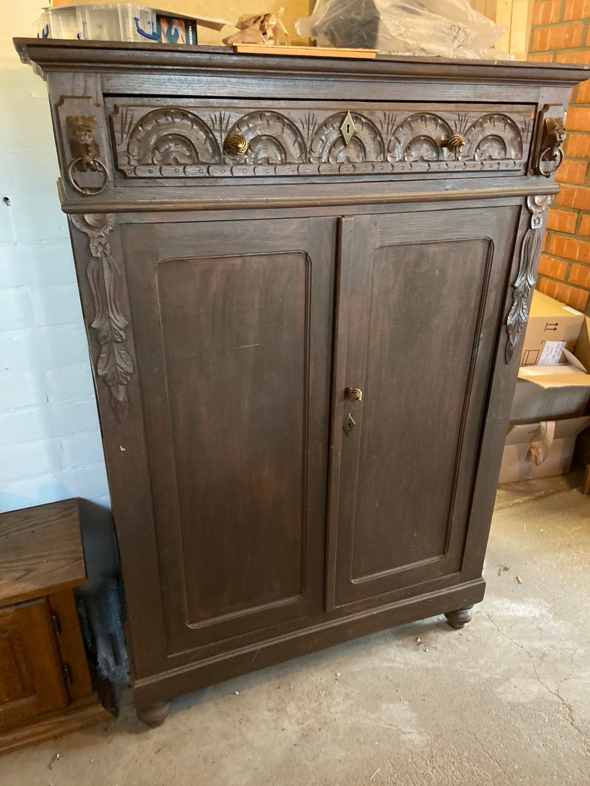 Antieke kast, Ophalen