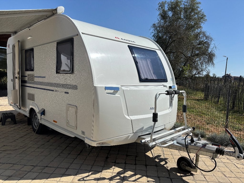 Caravane ADRIA, Jusqu'à 4, 5 à 6 mètres, Poêle, 2 lits séparés