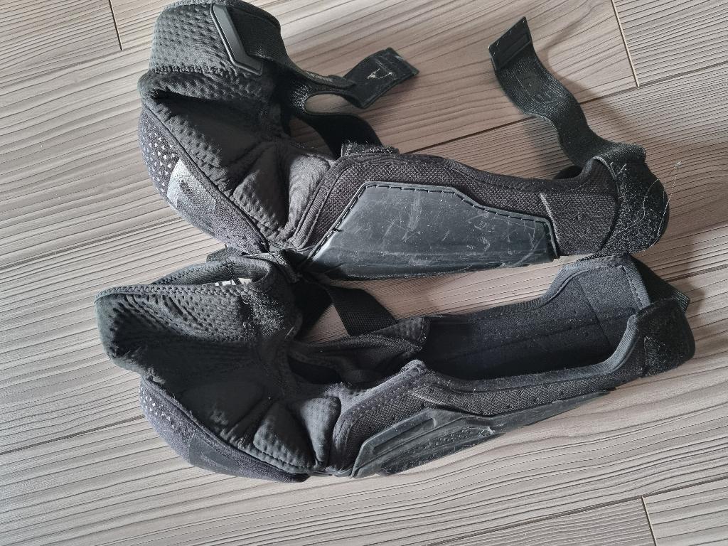 Knie- en scheenbeschermers, Sport en Fitness, Overige Sport en Fitness, Ophalen, Gebruikt
