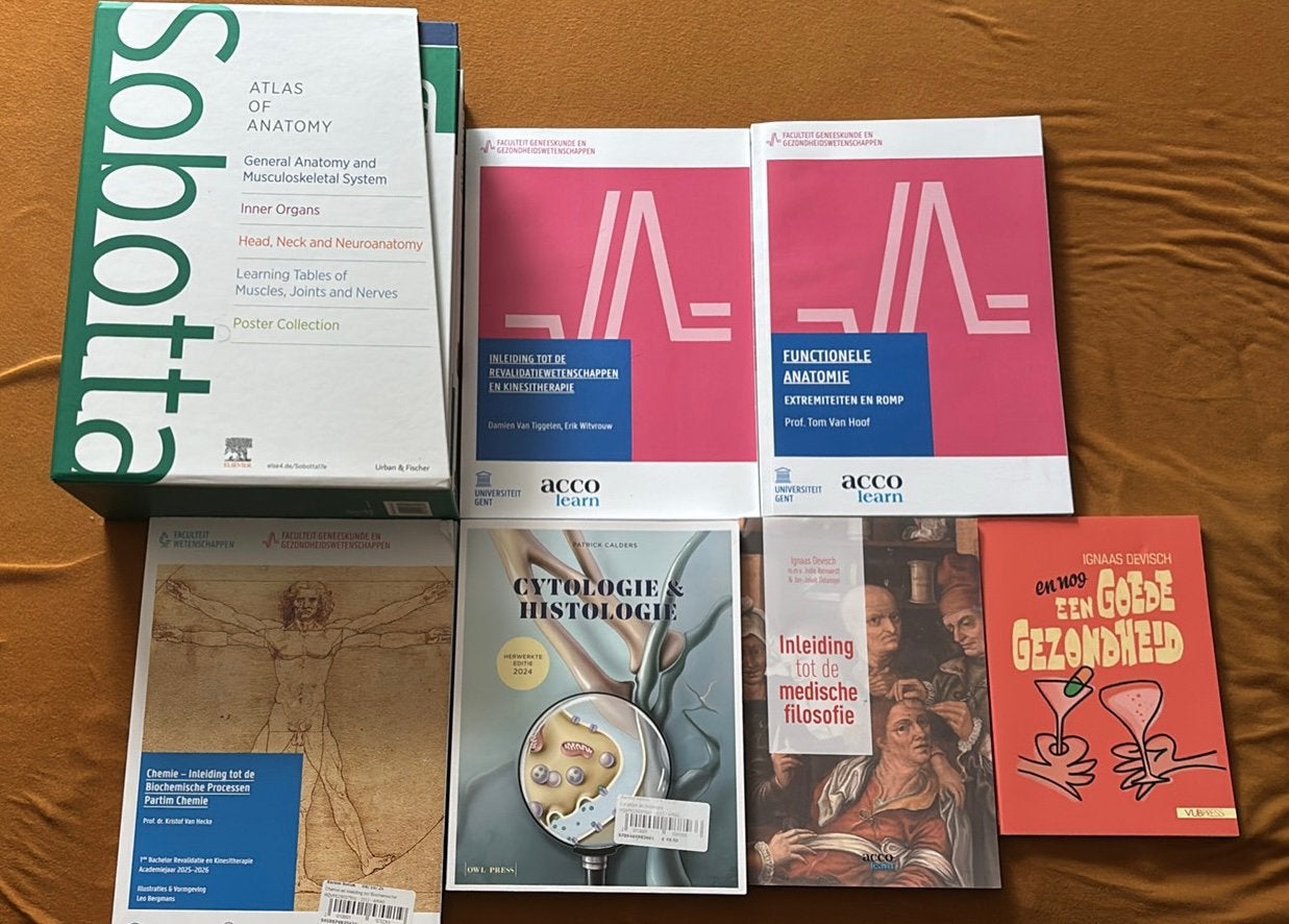 REVAKI 1ste jaar 1ste semester, Boeken, Ophalen, Zo goed als nieuw, Hogeschool