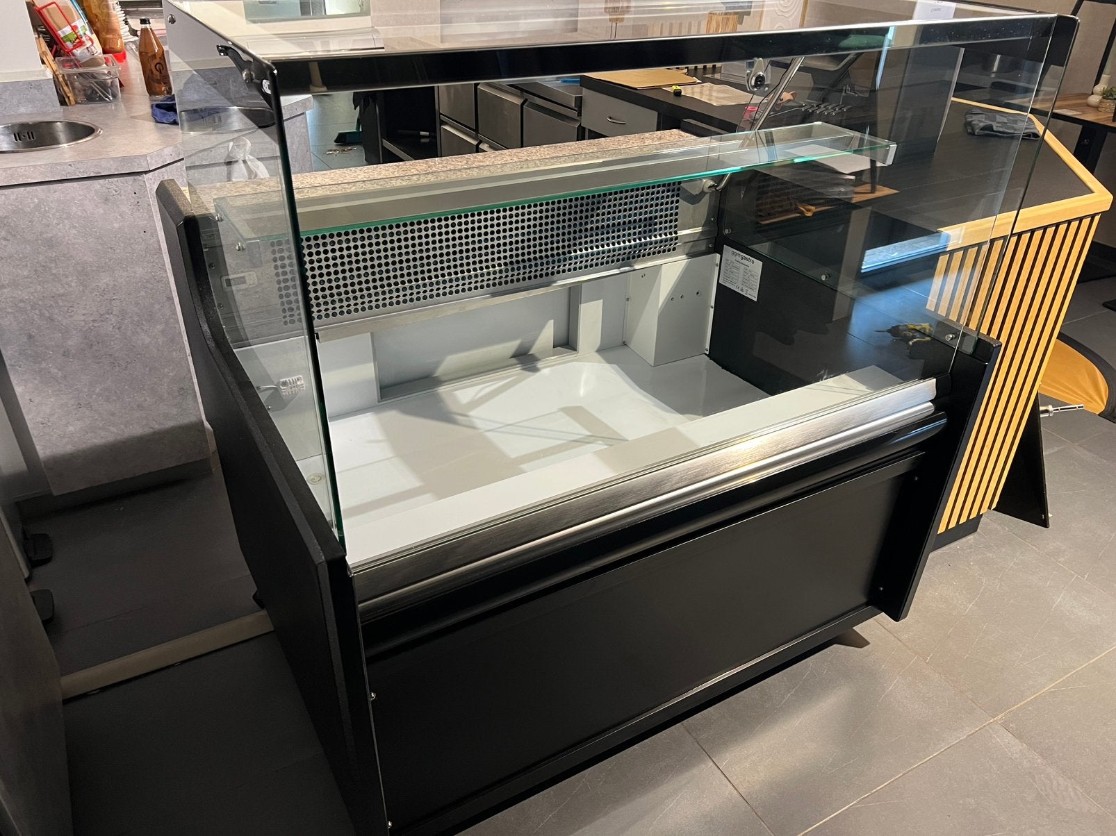 Koelvitrine 1m28 x 97,5cm, Ophalen, Koelen en Vriezen