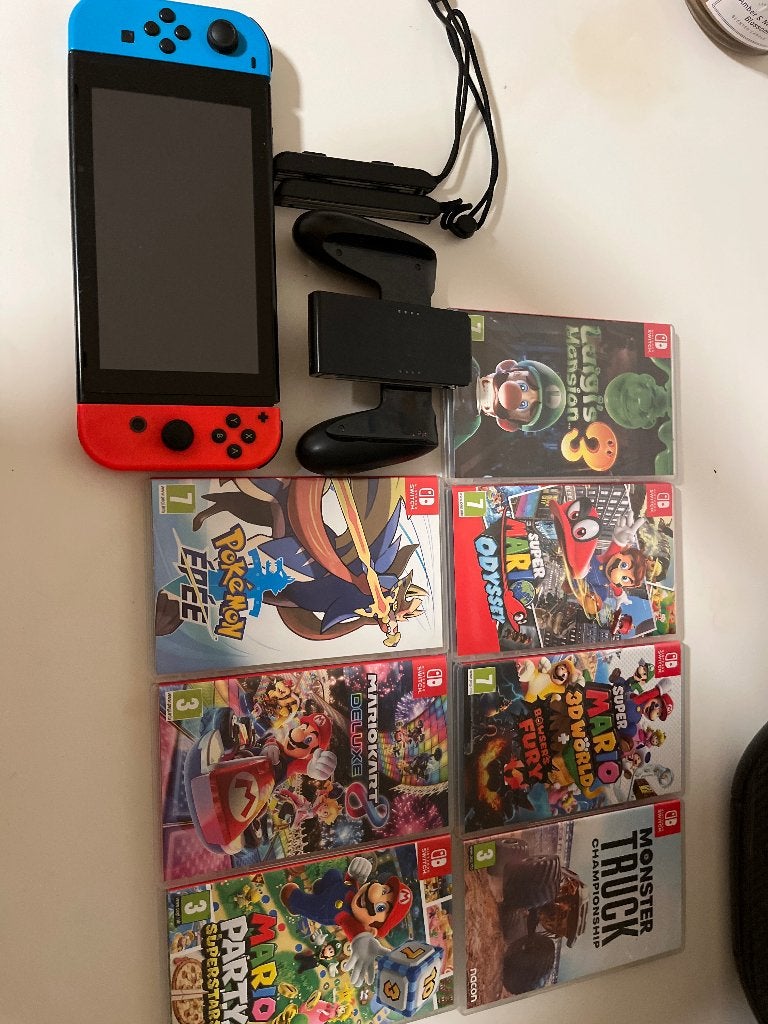 Switch 1 met 7 games, alles werkt, Games en Spelcomputers, Ophalen, Met games, Zo goed als nieuw, Switch Original