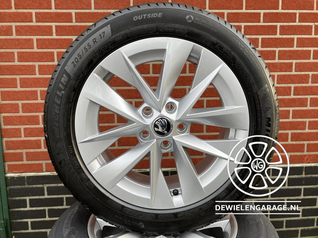 17 inch Skoda Octavia Rotare Aero Velgen NIEUW Origineel 202, Auto-onderdelen, Banden en Velgen, -, -, Banden en Velgen, Nieuw