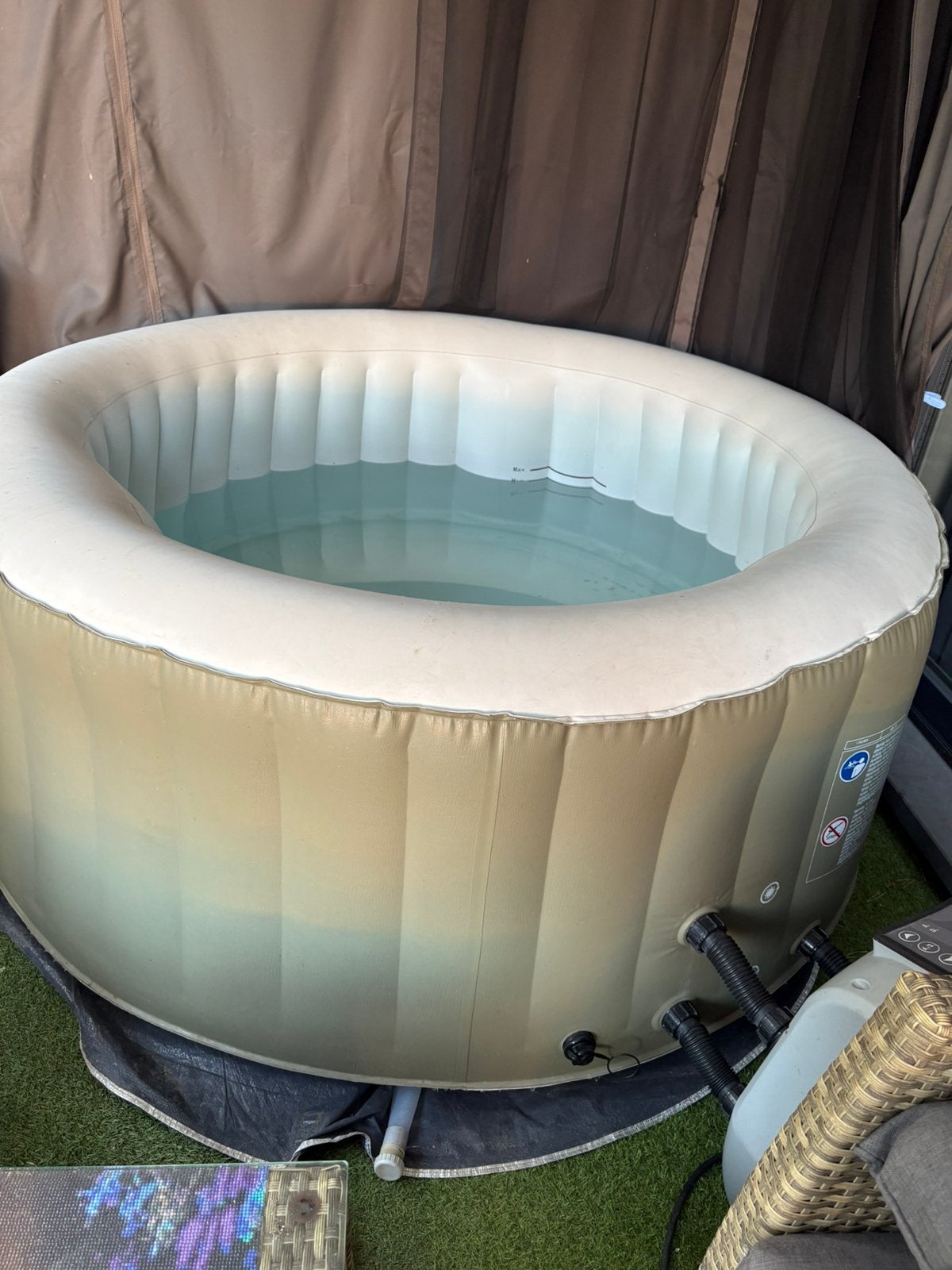 Opblaasbare Jacuzzi 4 personen, Enlèvement, Comme neuf