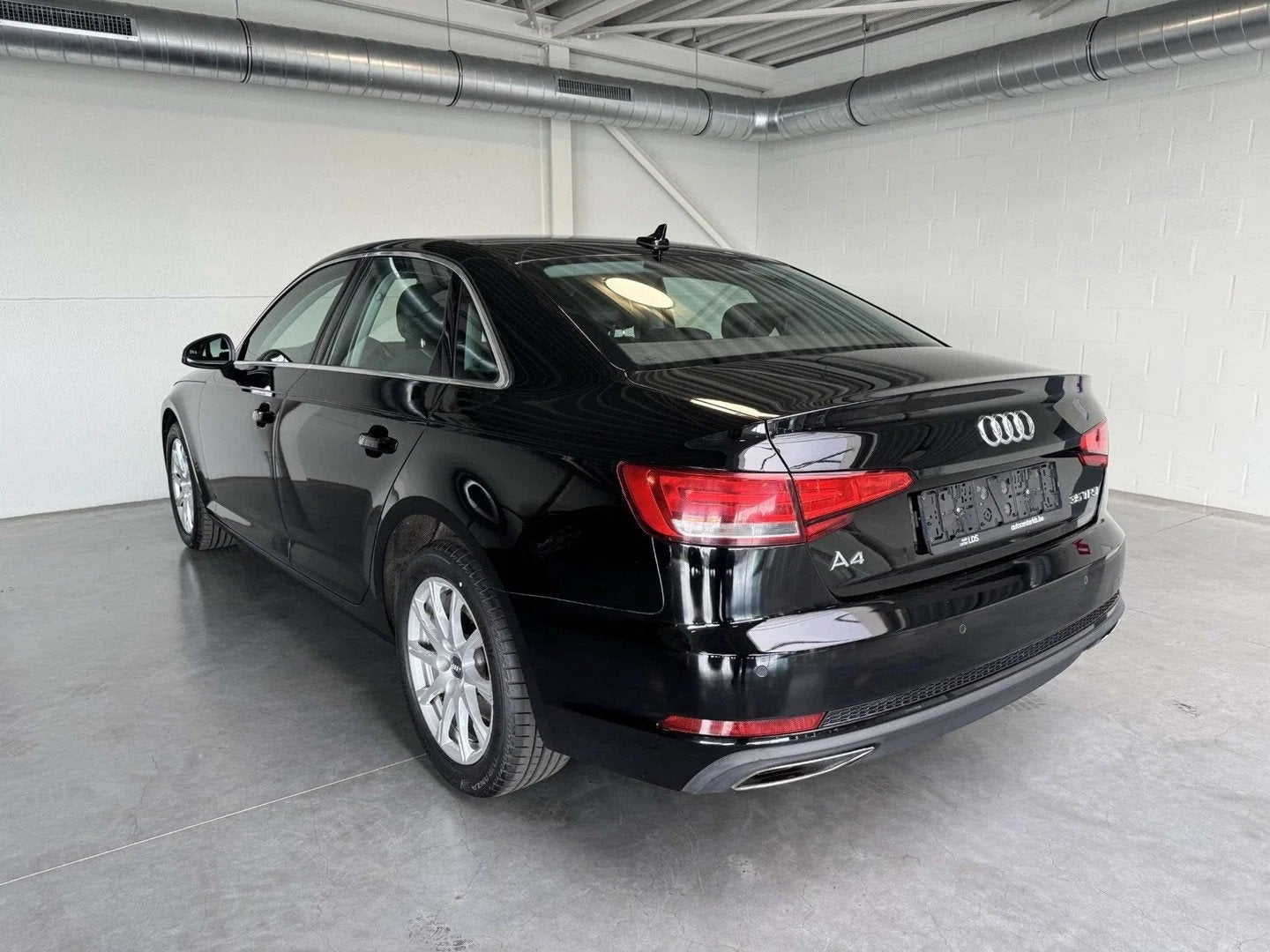 Audi A4 A4 35 TFSI S tronic berline- Navigatie - pdc, Autos, Achat, Entreprise, A4, Noir