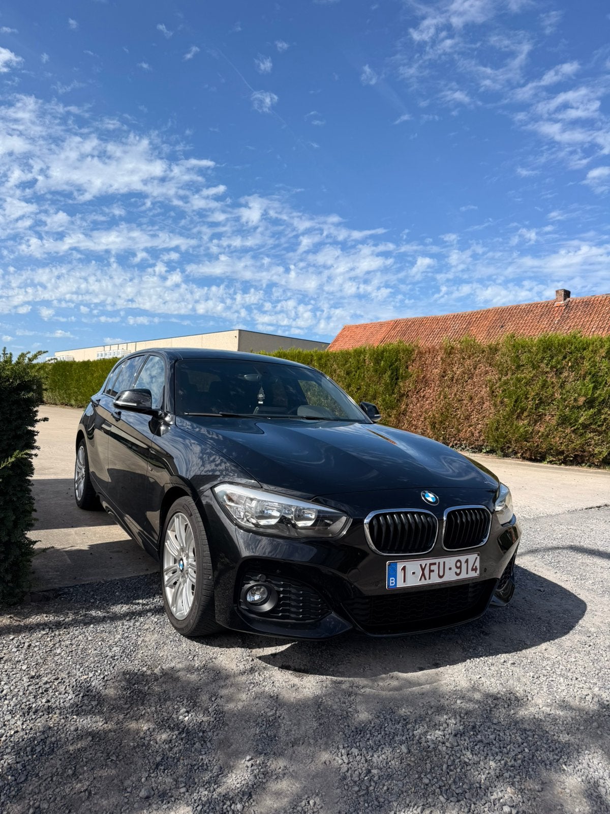Bmw 1 serie 116i - M packet, 1498 cc, 4 cilinders, Alcantara, Zwart
