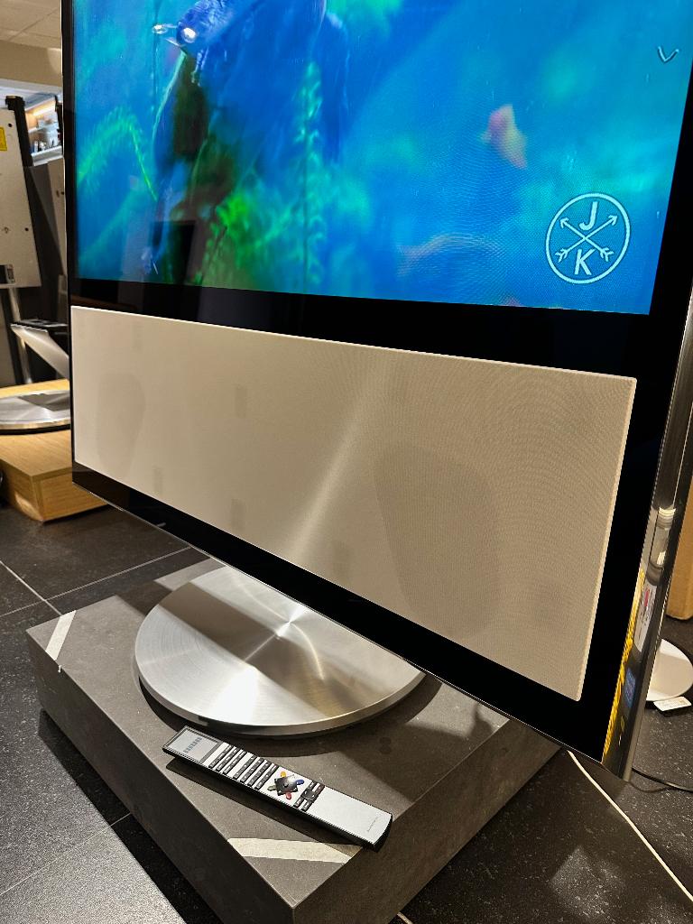 Bang & Olufsen Beovision 11-40 met motor stand - B&O, Ophalen, Info@bang-olufsen.dk, Zo goed als nieuw, Bang & Olufsen Alle 1 / DK-7600 Struer / Denmark