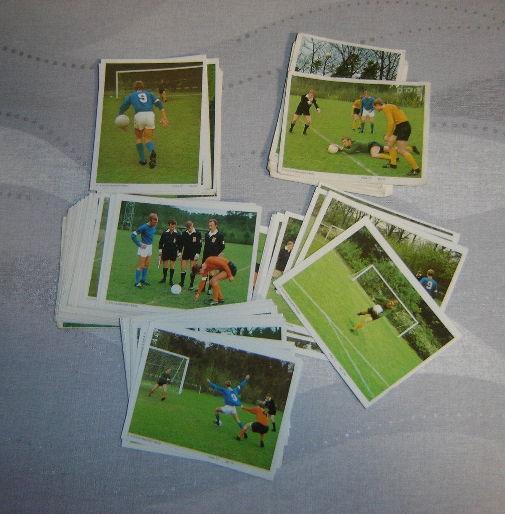 Chromos FOOTBALL Fair Play avec Fina., Collections, Photos & Gravures, Gravure, Utilisé, Autres sujets/thèmes, 1960 à 1980