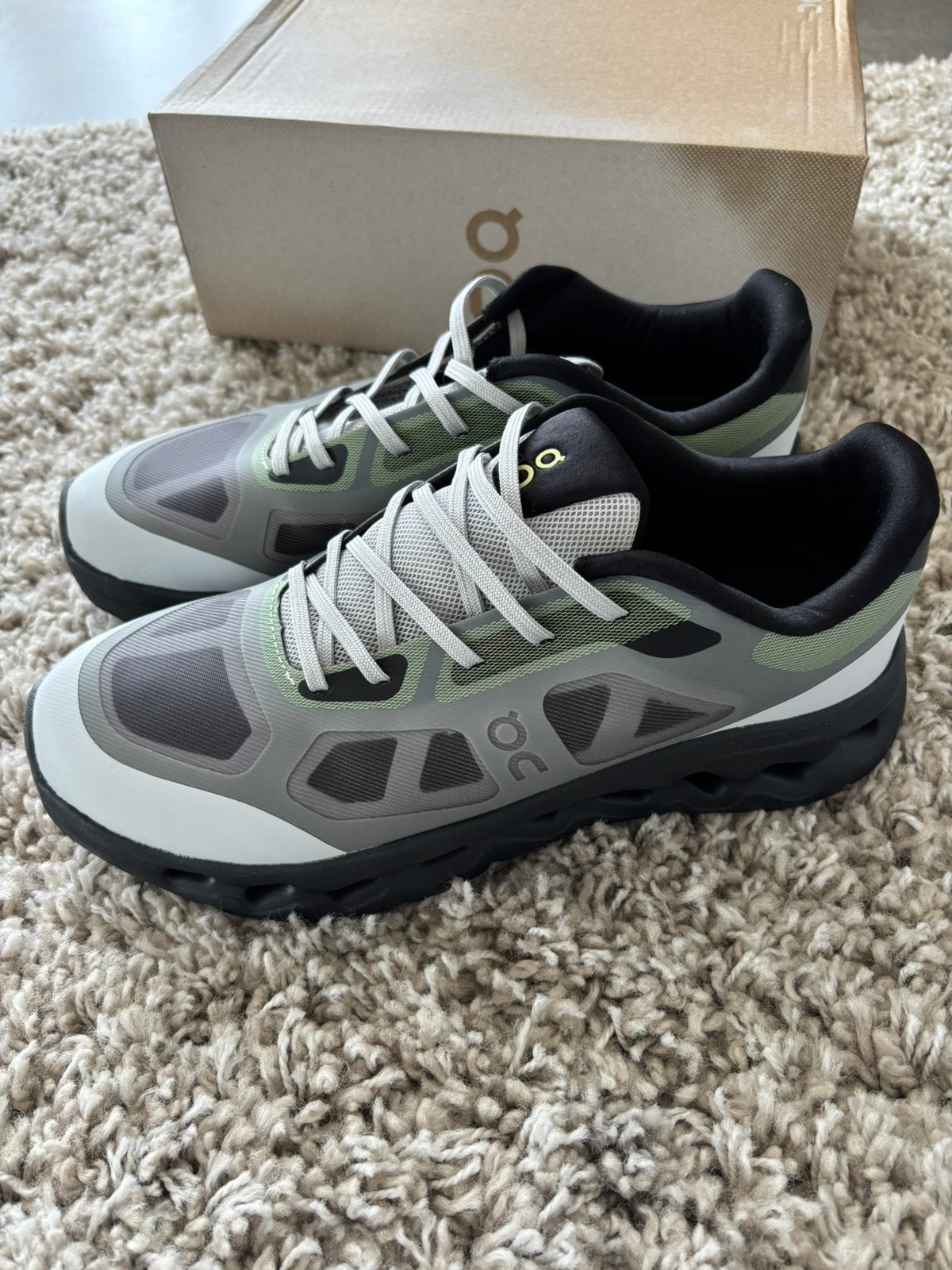 Nieuwe sneakers van oncloud maat 43, Kleding | Heren, Overige kleuren, Nieuw, Ophalen of Verzenden, Sneakers