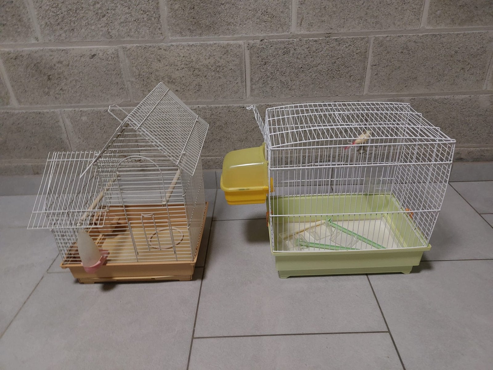 Lot de 2 cages à oiseaux avec accessoires complets, Enlèvement, Utilisé