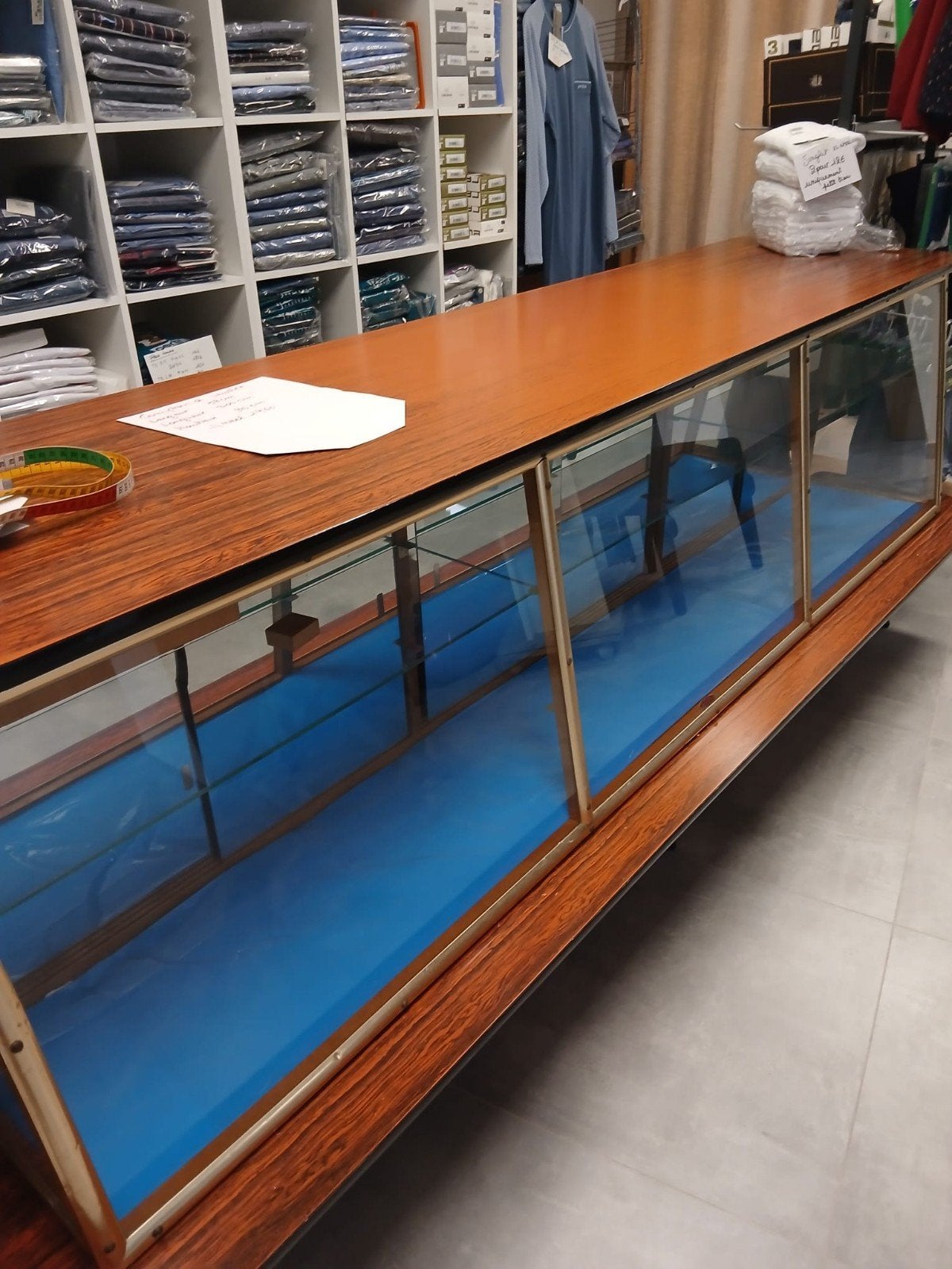 Comptoir vitrine vintage années 1960 – 3 mètres – Ets Swedin, Enlèvement