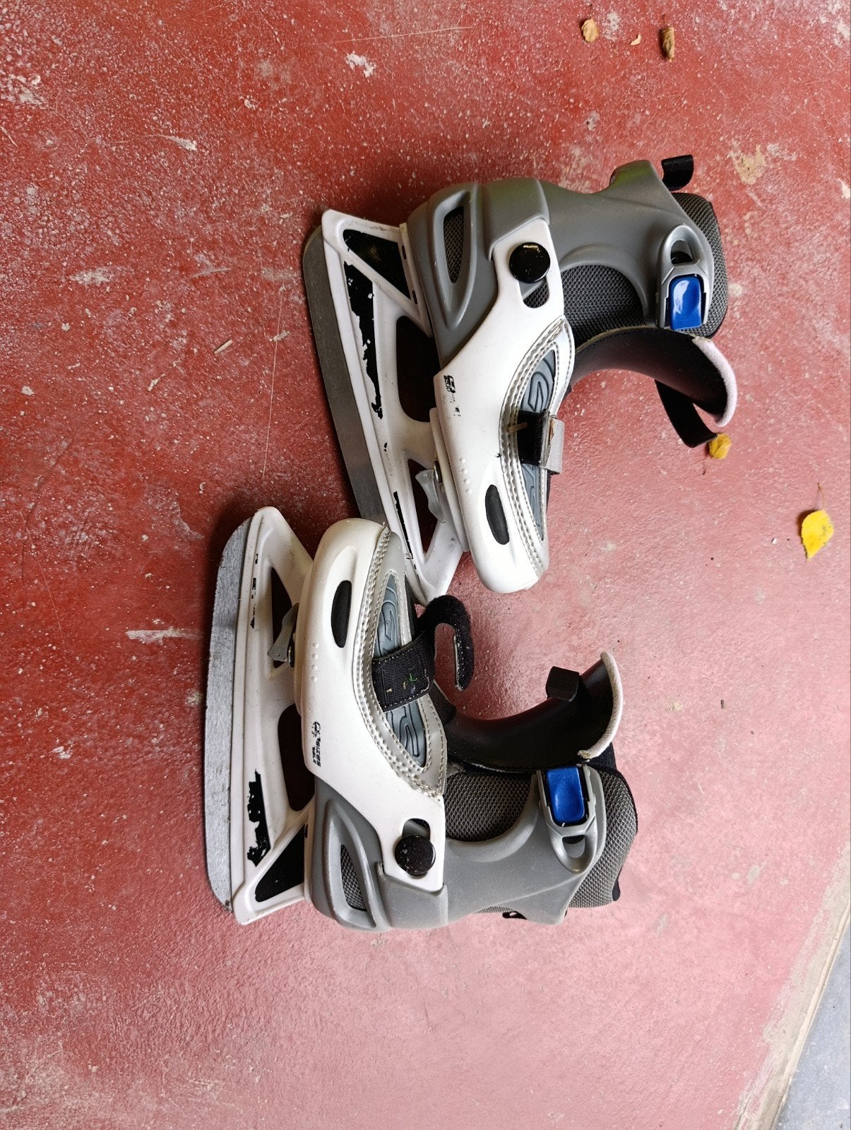 roller skate, ice-skate, helmets, Ophalen of Verzenden