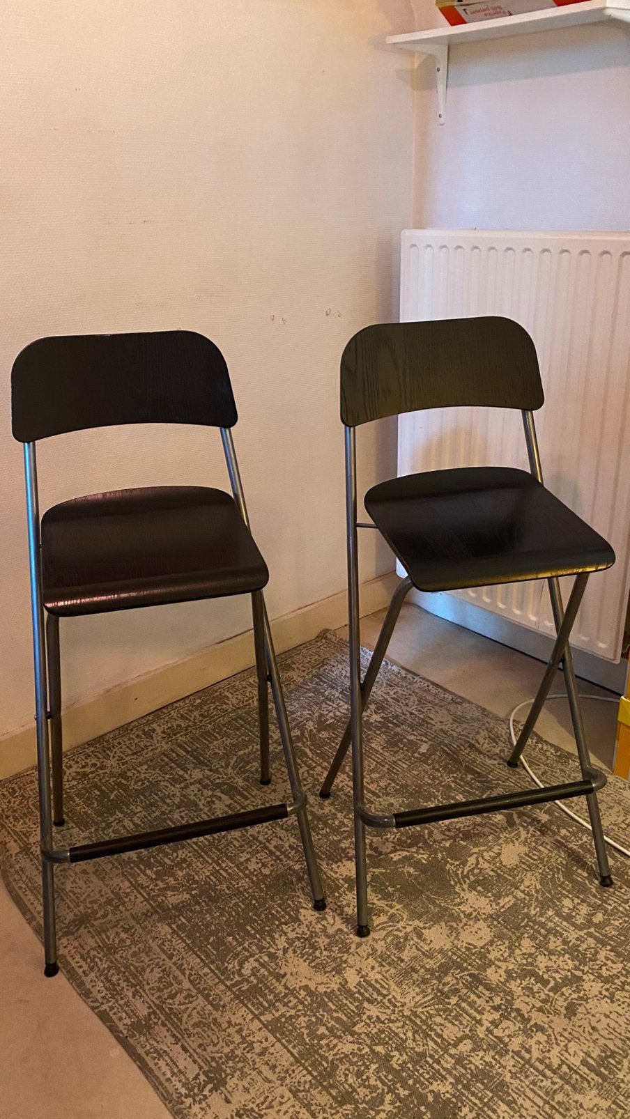 2 ikea barkrukken inklapbaar zwart, Ophalen, Zo goed als nieuw
