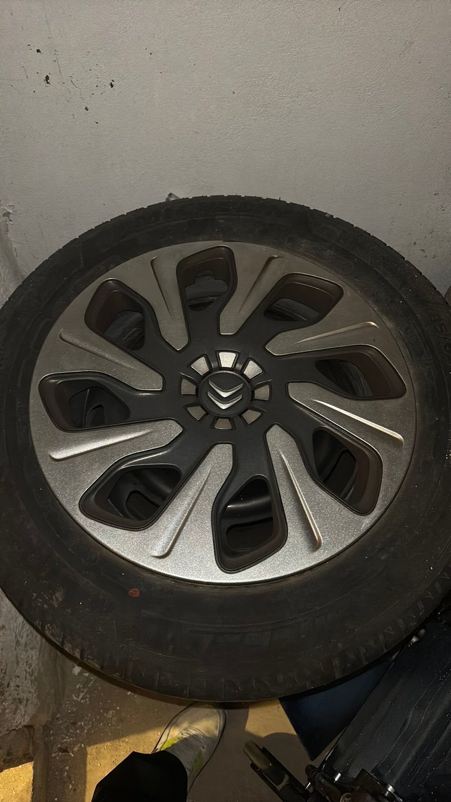 Voleidige wielen met nieuwe bandenden, Auto diversen, Aanhangwagen-onderdelen, Ophalen, Zo goed als nieuw