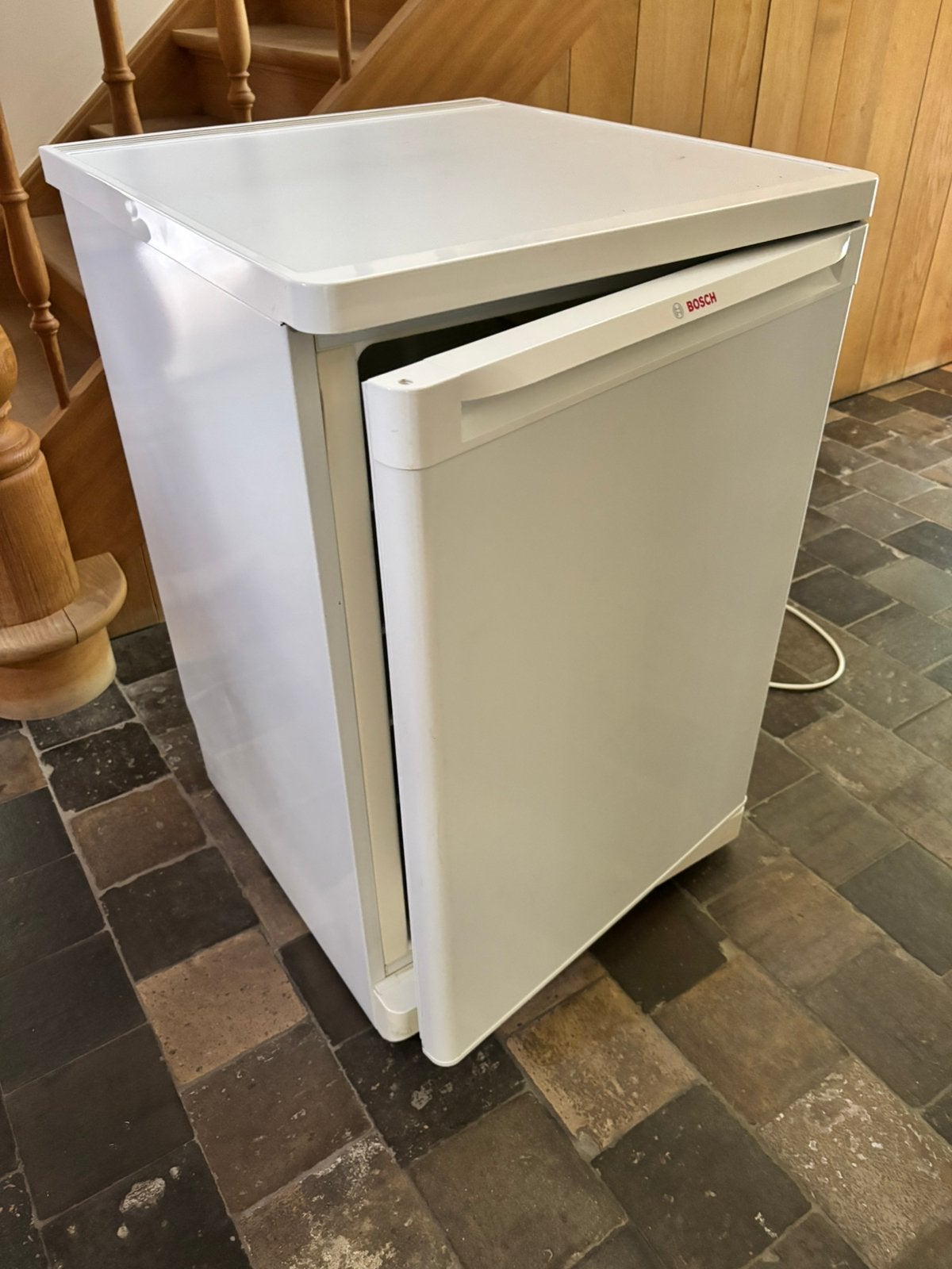Ijskast tafelmodel Bosch, Elektronische apparatuur, Koelkasten en IJskasten, Ophalen, Gebruikt, Minder dan 85 cm